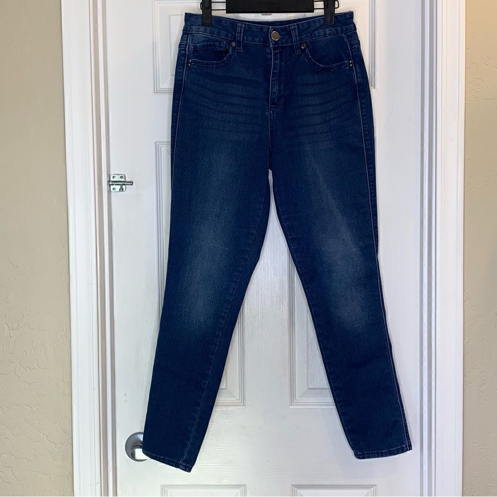 Seven 7 High Rise Skinny Jeans Size 8 Dark Denim Color